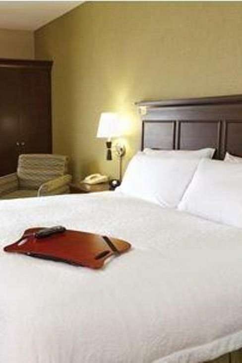 Hotel Hampton Inn & Suites Los Angeles - Glendale photo 2