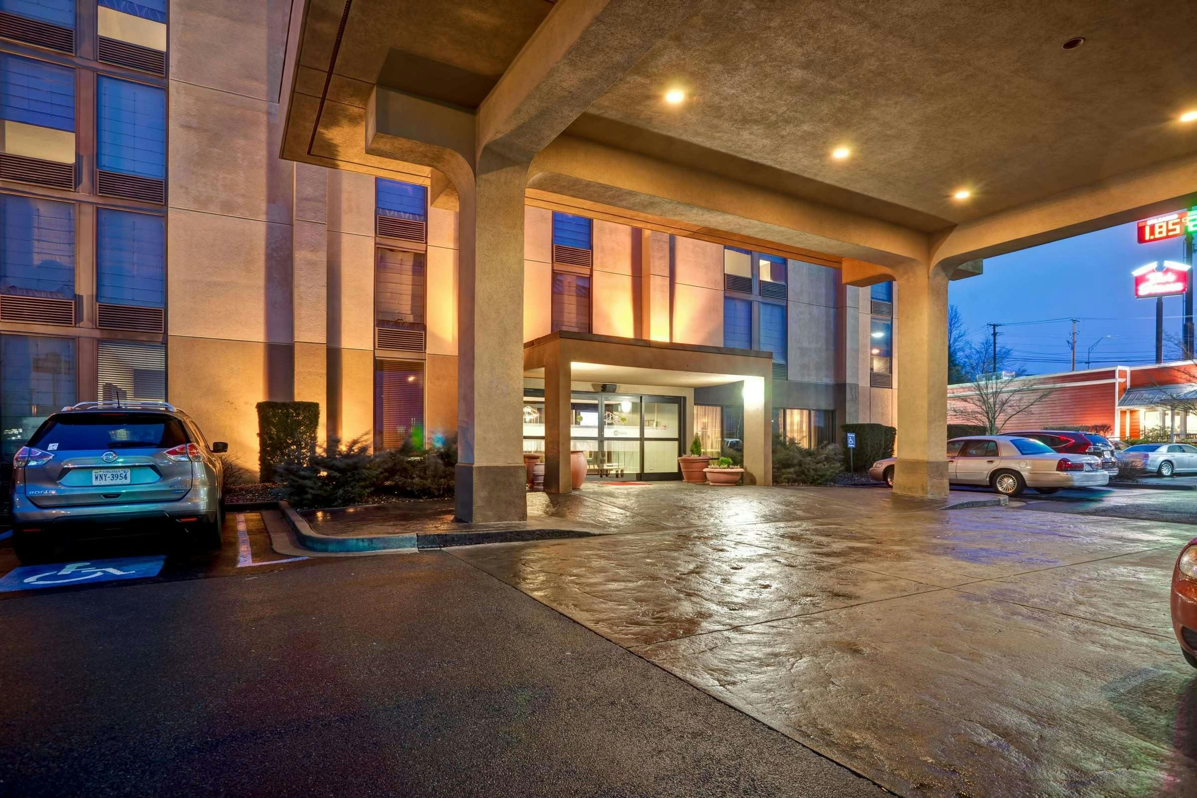 Hotel Hampton Inn Fairmont photo 5