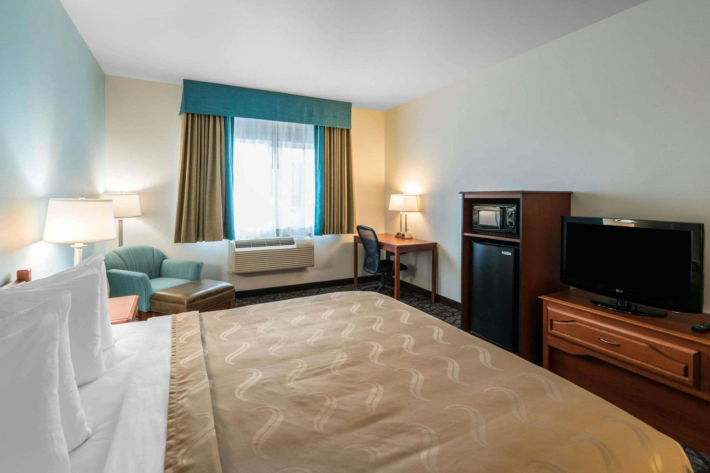 Hotel Quality Inn & Suites Sequim at Olympic National Park photo 3