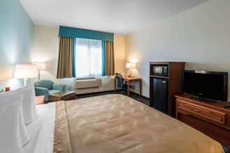 Hotel Quality Inn & Suites Sequim at Olympic National Park photo 1