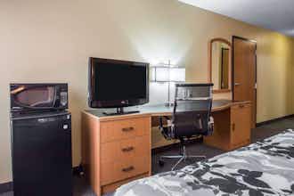 Hotel Comfort Inn & Suites Sheboygan I-43 photo 2
