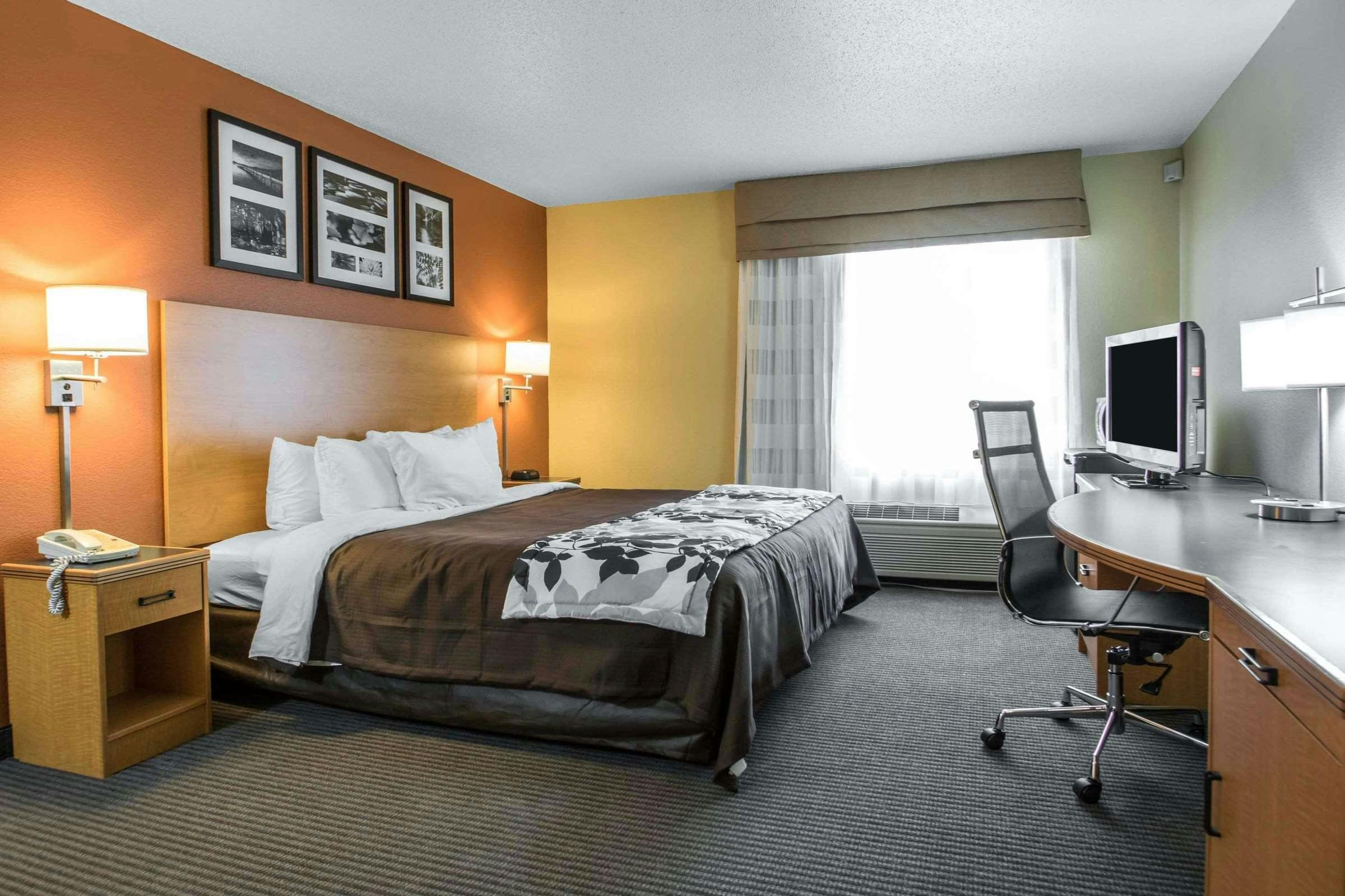 Comfort Inn & Suites Sheboygan I-43