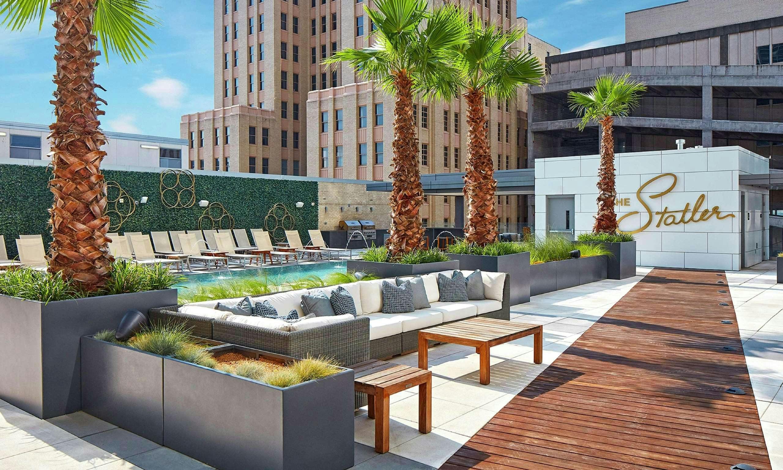 The Statler Dallas Curio Collection By Hilton