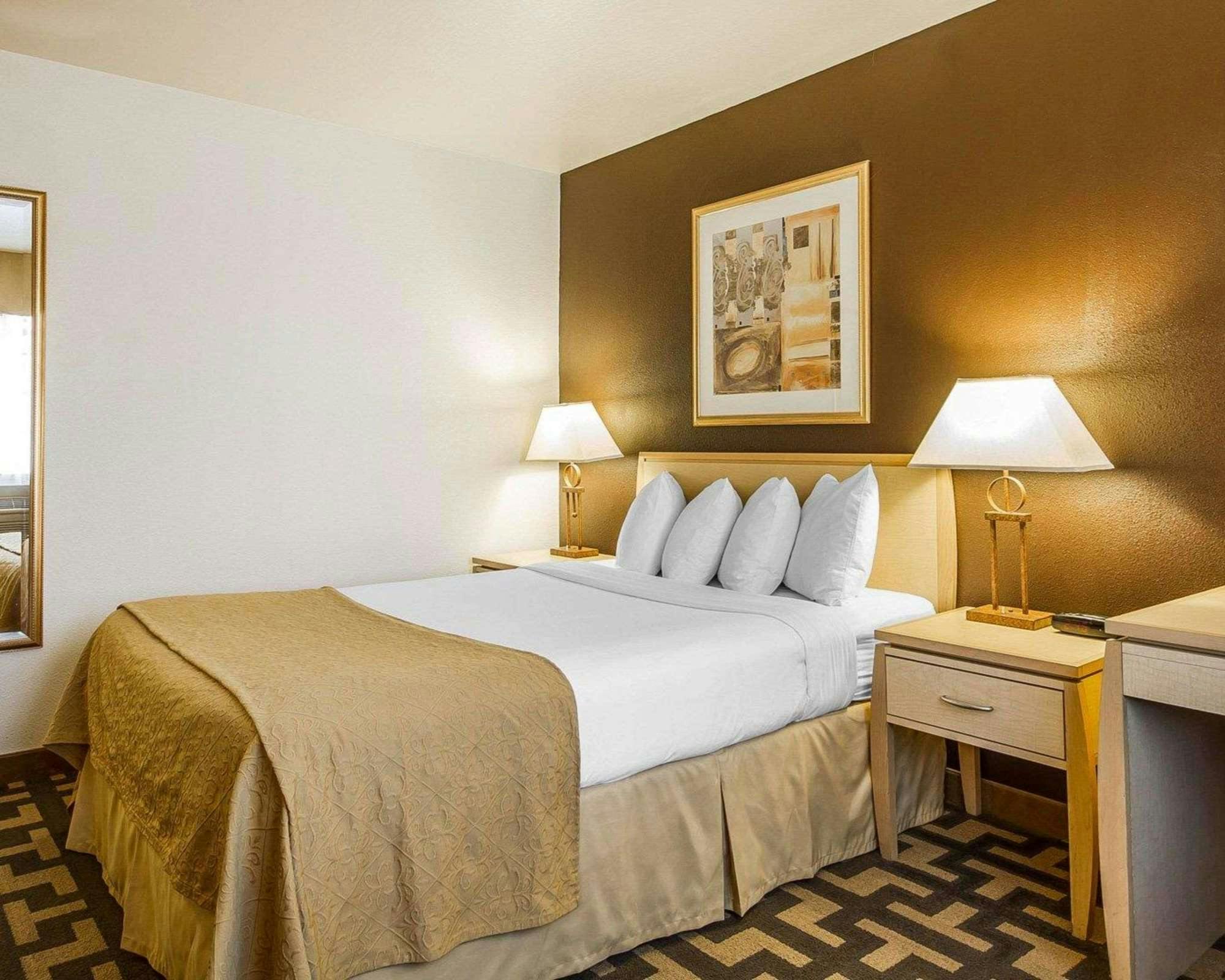 Hotel Quality Inn Petaluma - Sonoma photo 2