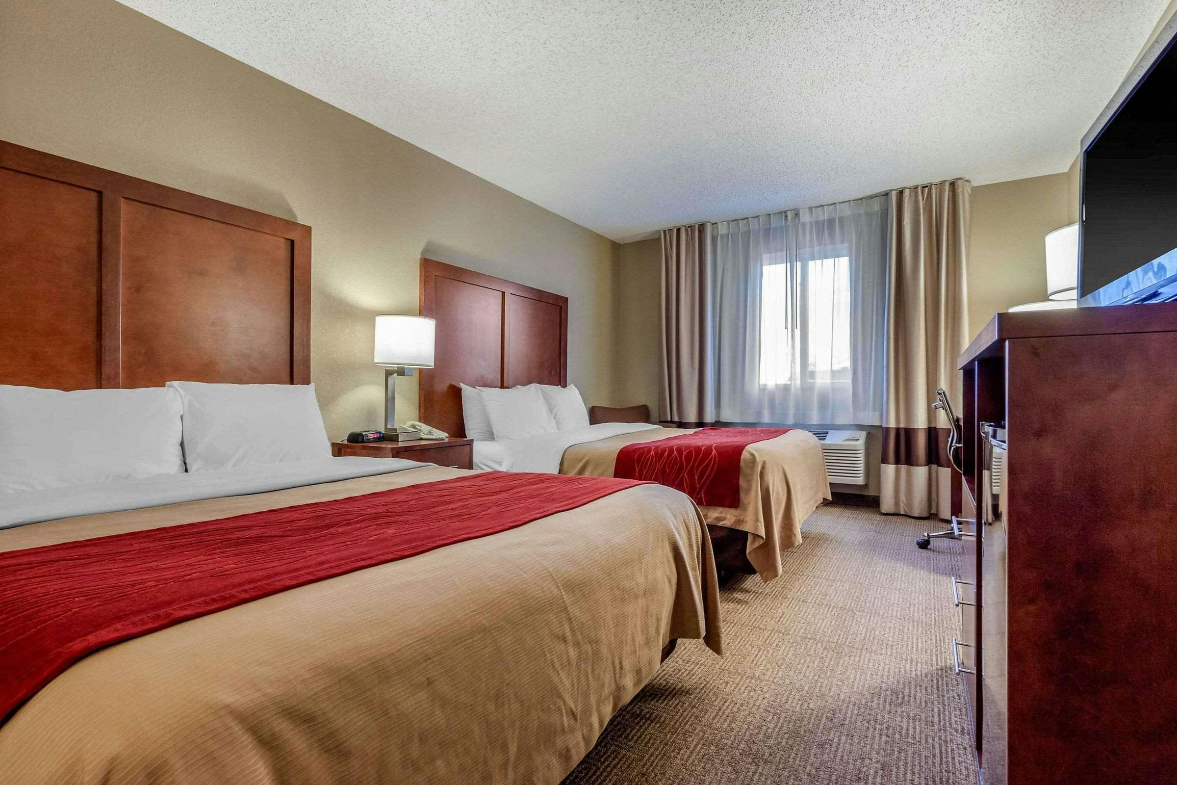 Hotel Comfort Inn and Suites Hays I-70 photo 1