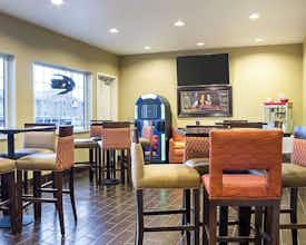 Hotel Comfort Suites Minot South photo 5