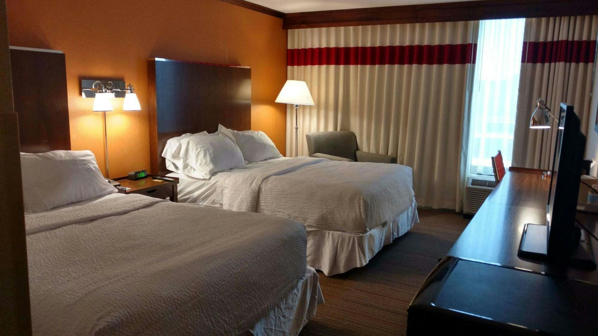 Hotel Four Points by Sheraton Kansas City Airport photo 2