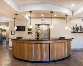 Hotel Comfort Suites Wenatchee Gateway photo 2