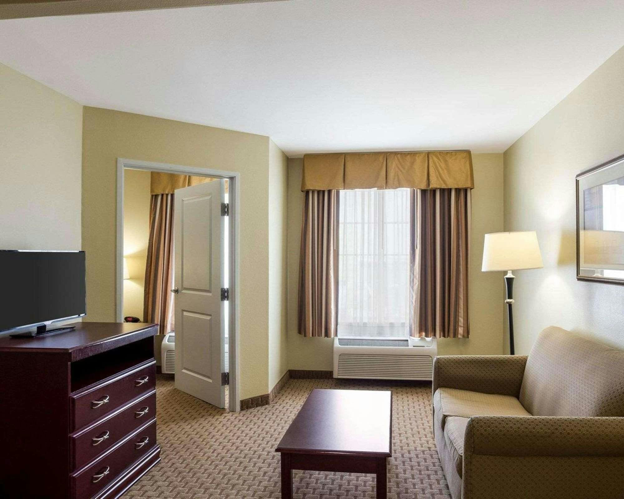 Hotel MainStay Suites Houma LA photo 2