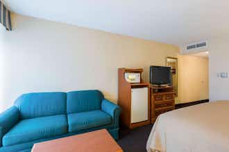 Hotel Quality Inn and Conference Center I-80 Grand Island photo 2