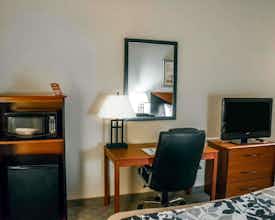 Hotel Sleep Inn and Suites Redmond, OR photo 2