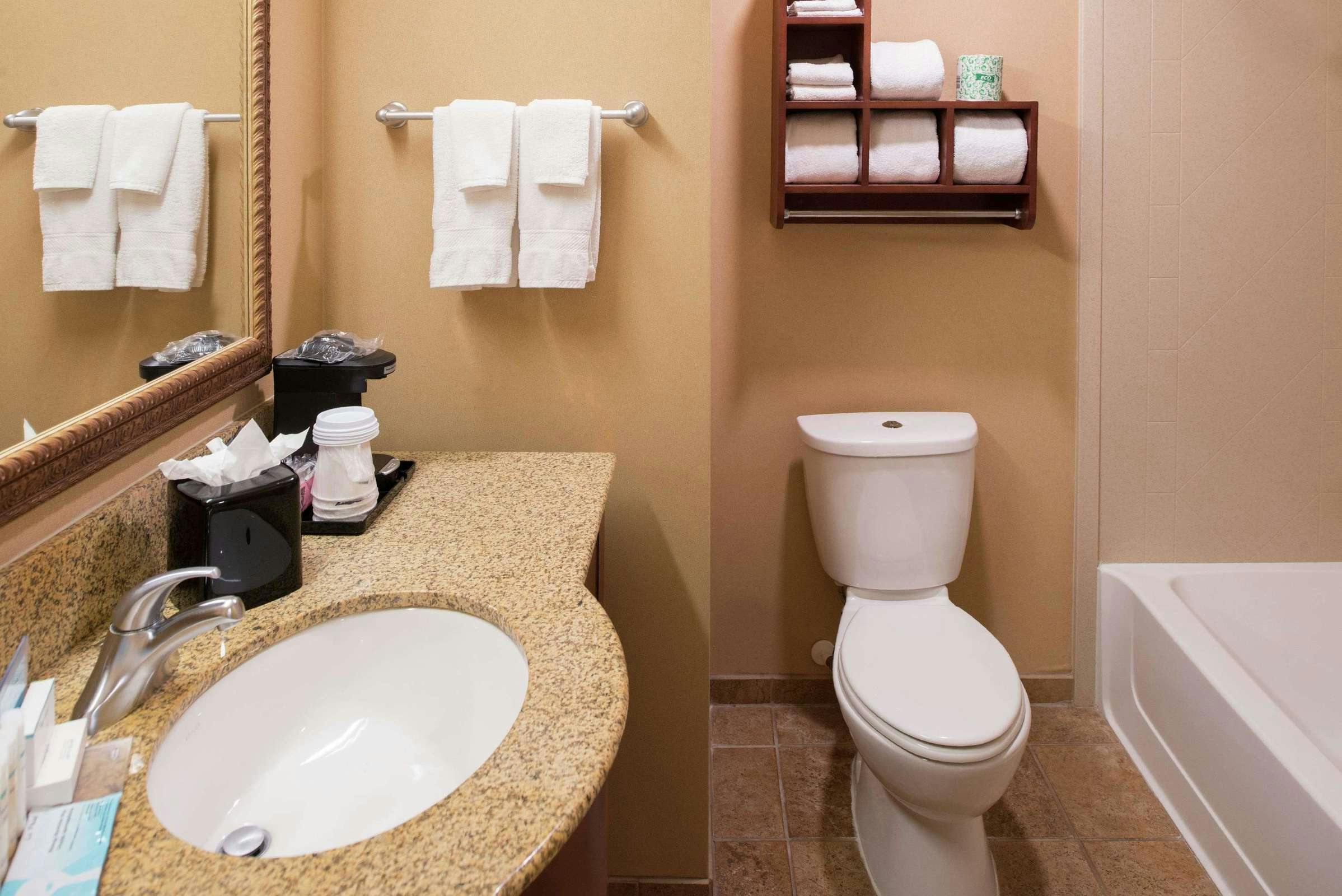 Hotel Hampton Inn & Suites Rifle photo 5