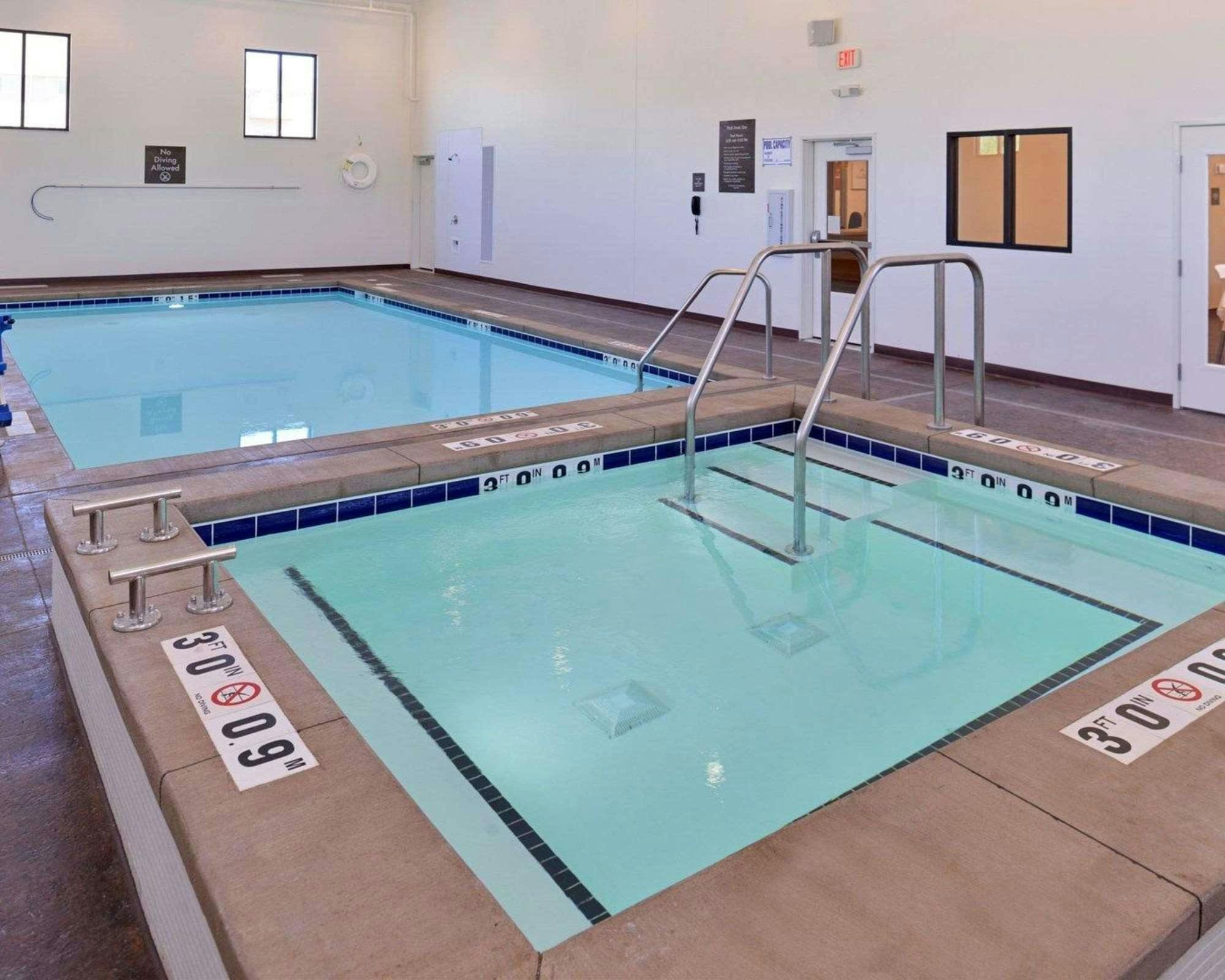 Hotel Comfort Inn & Suites Mandan - Bismarck photo 3