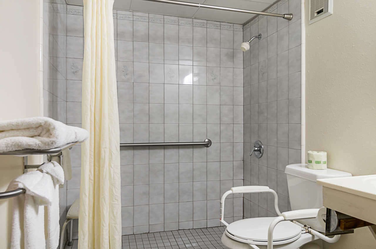 Hotel Econo Lodge Hays I-70 photo 3