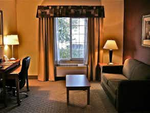 Hotel Comfort Suites Redmond Airport photo 1