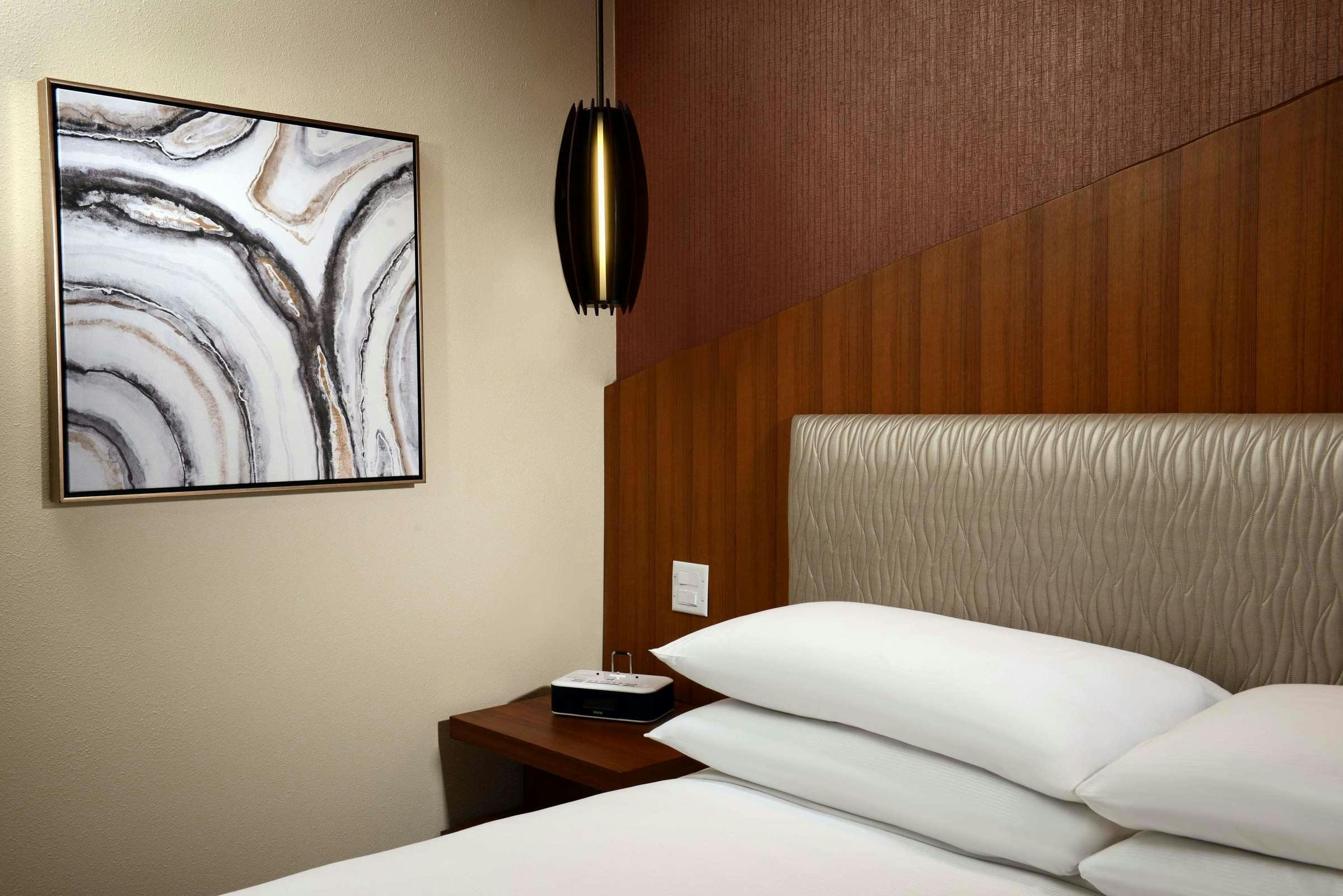 Hotel The Inverness Denver, a Hilton Golf & Spa Resort photo 2