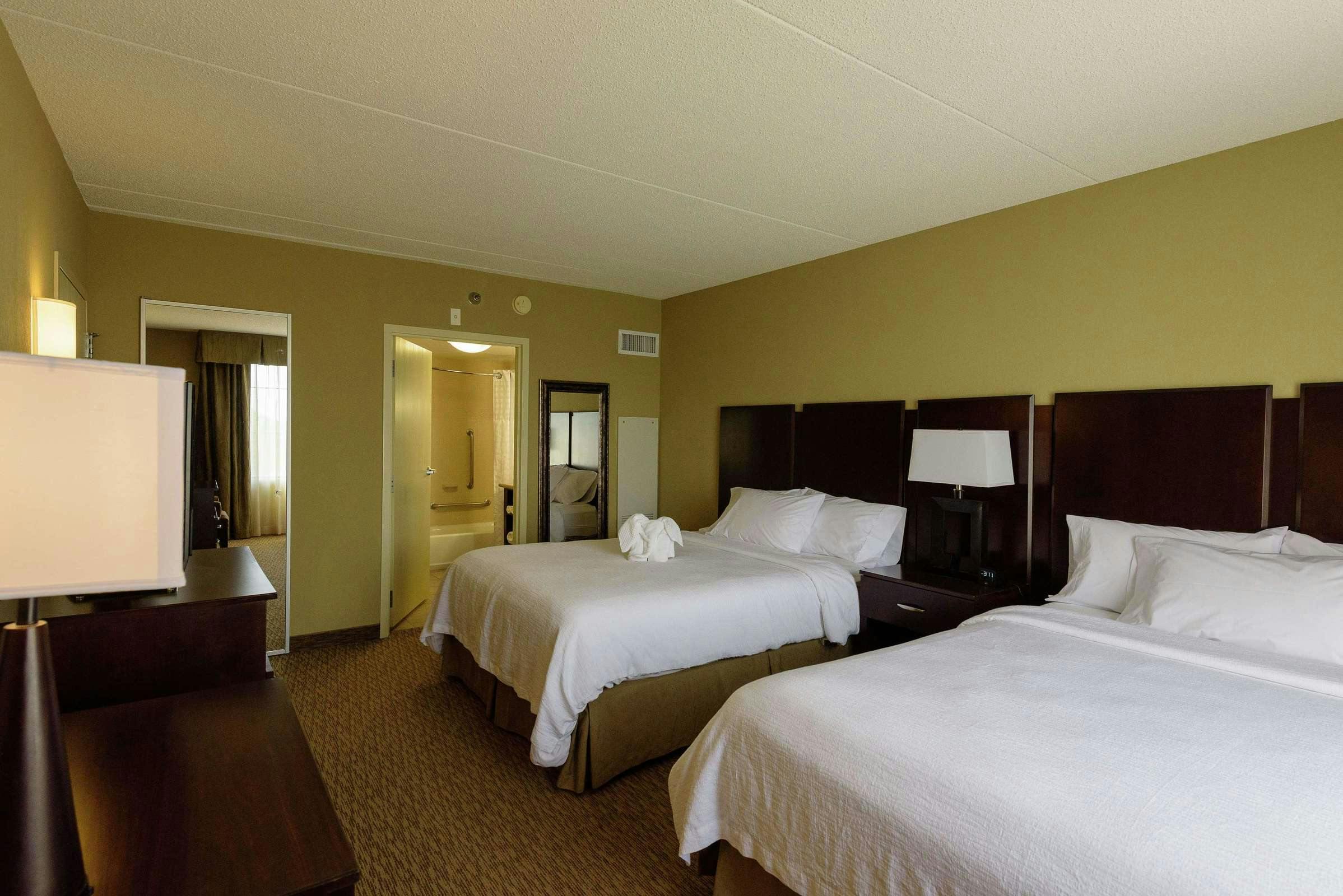 Hotel Embassy Suites by Hilton Minneapolis North photo 5