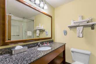 Hotel Baymont By Wyndham Marion photo 3