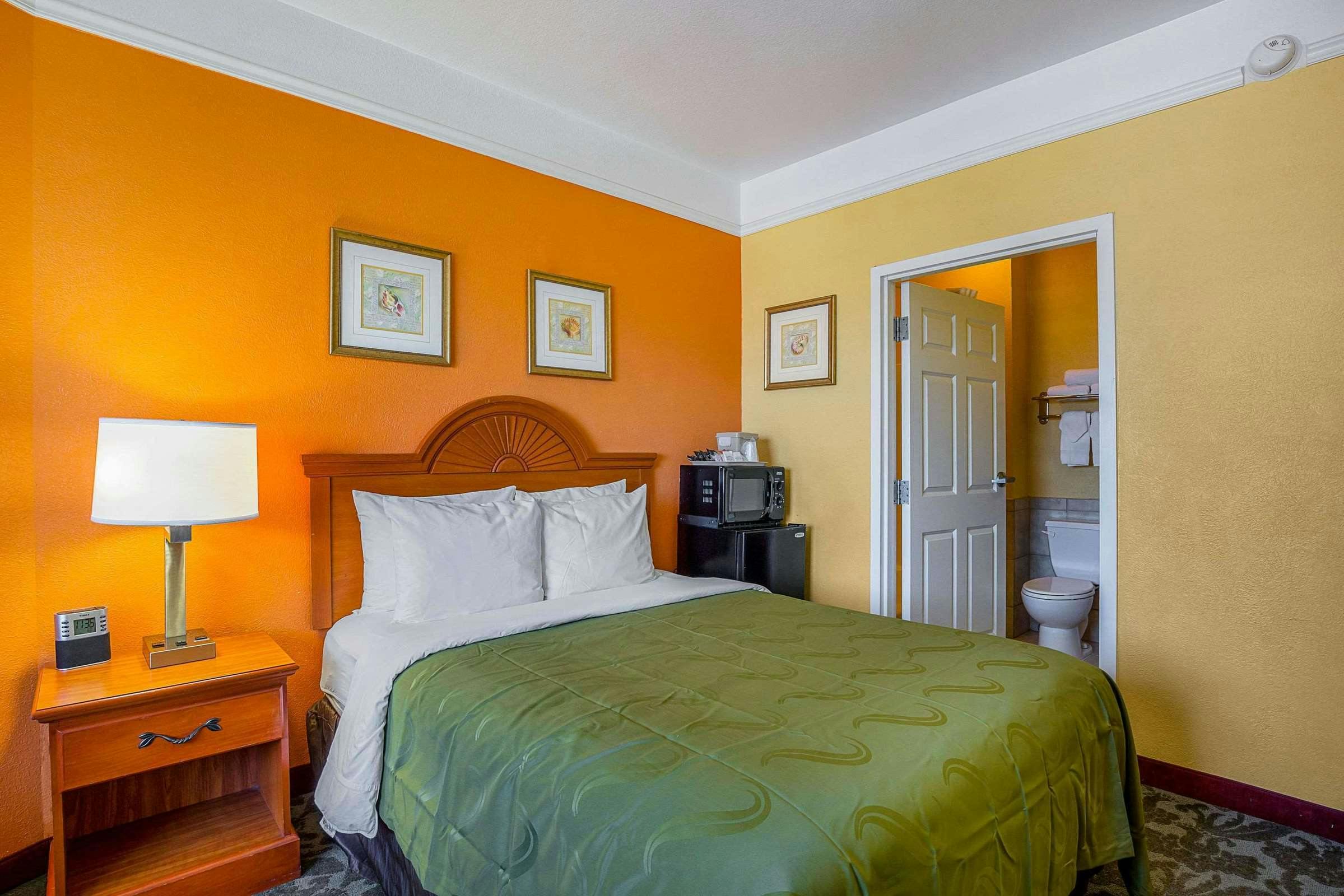 Hotel Quality Inn & Suites Galveston - Beachfront photo 3