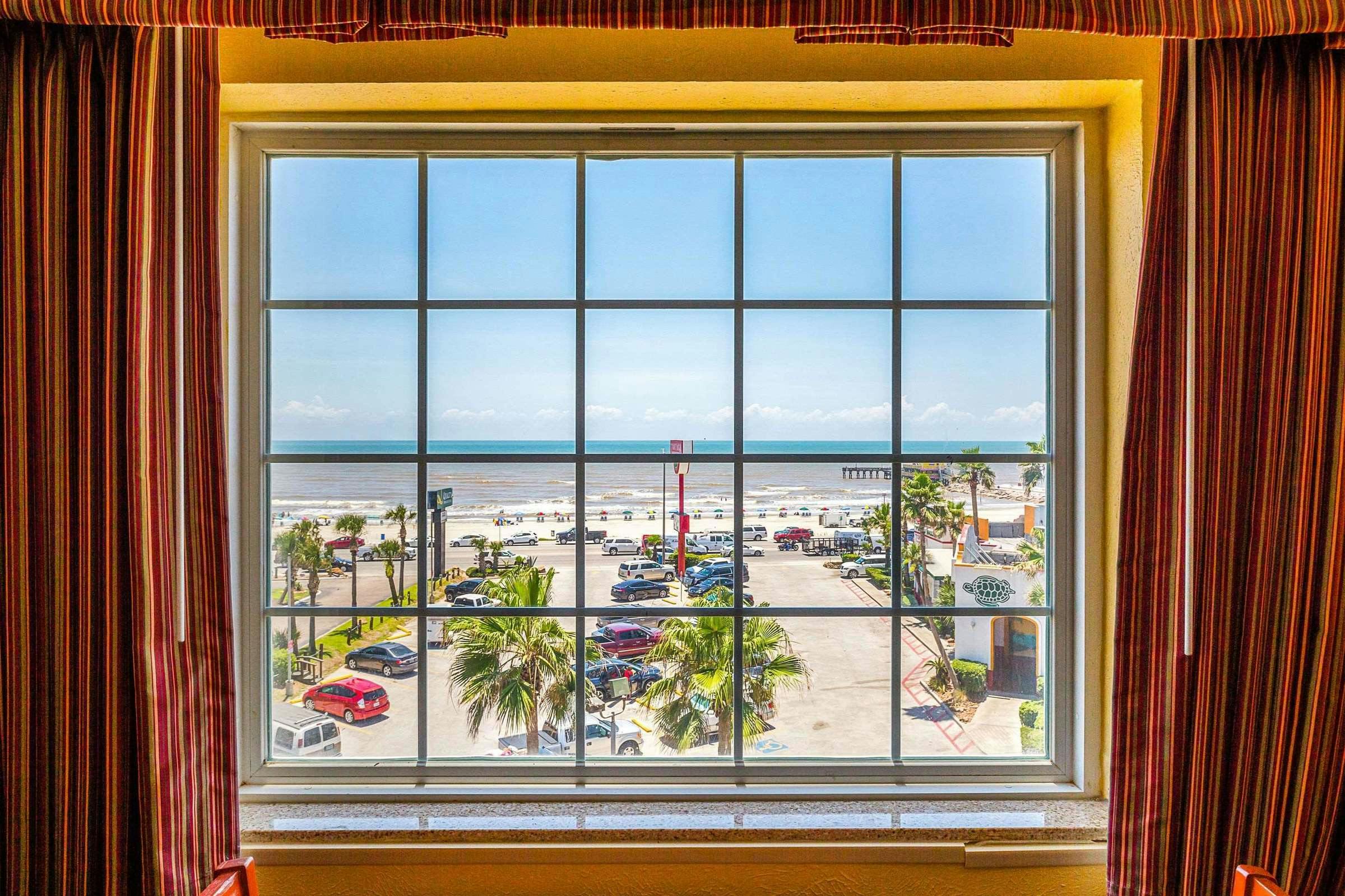 Hotel Quality Inn & Suites Galveston - Beachfront photo 5