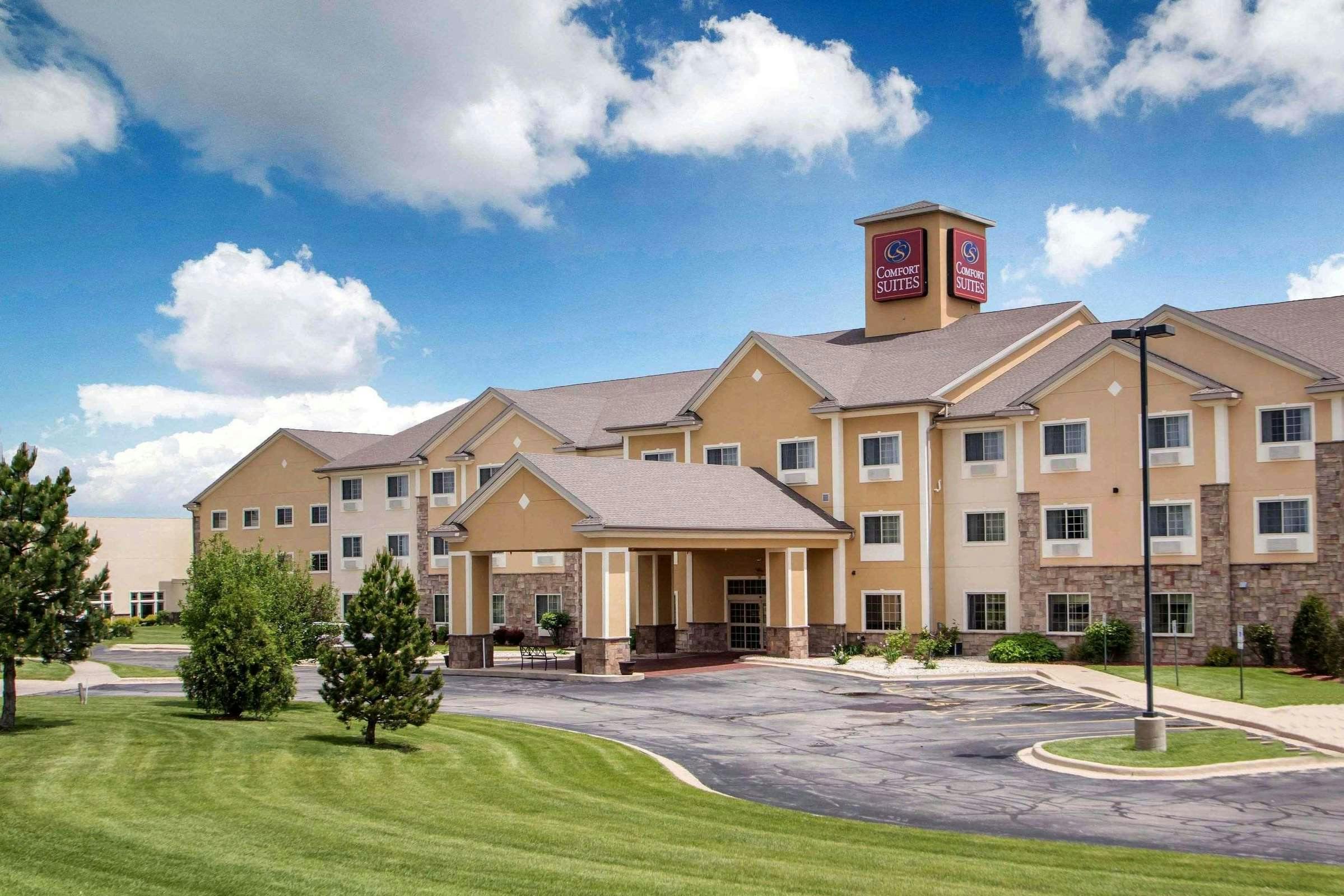 Comfort Suites Johnson Creek Conference Center