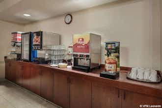 Hotel Clarion Hotel & Conference Center photo 1