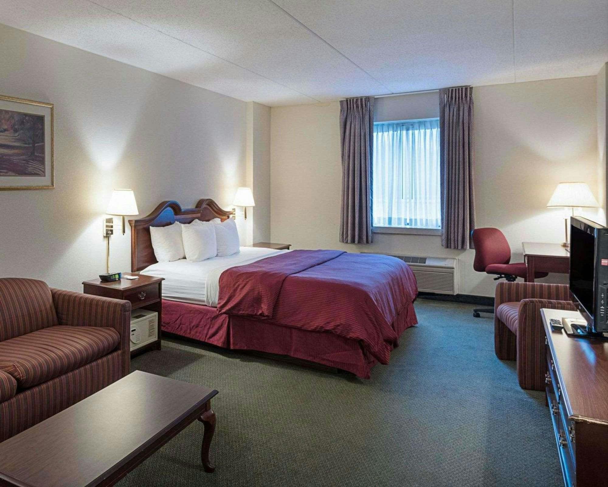 Hotel Clarion Hotel & Conference Center photo 3