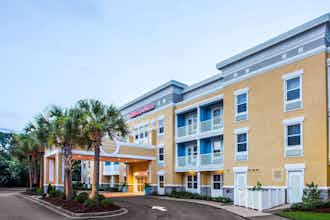 Hotel Comfort Suites at Isle Of Palms Connector photo 2