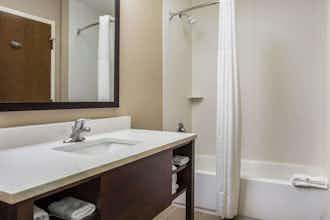 Hotel Comfort Suites at Isle Of Palms Connector photo 4