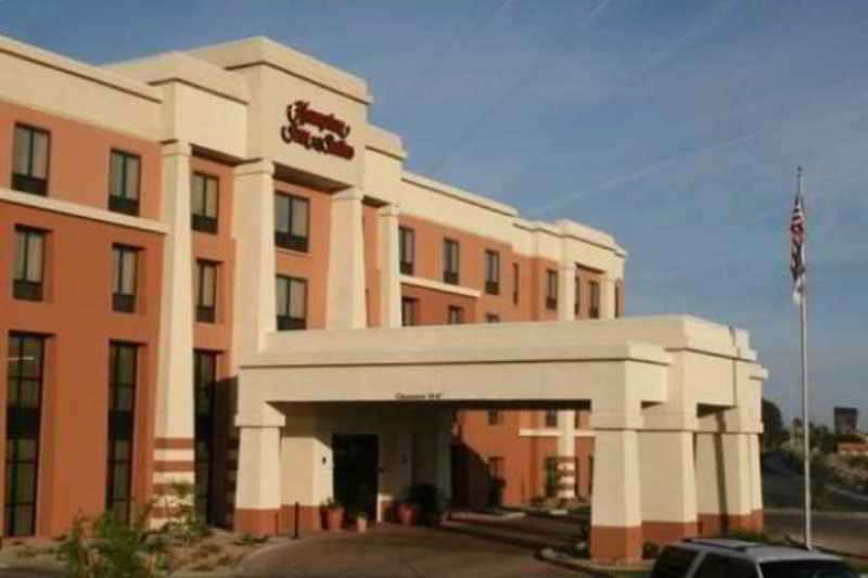 Hotel Hampton Inn and Suites Yuma photo 1