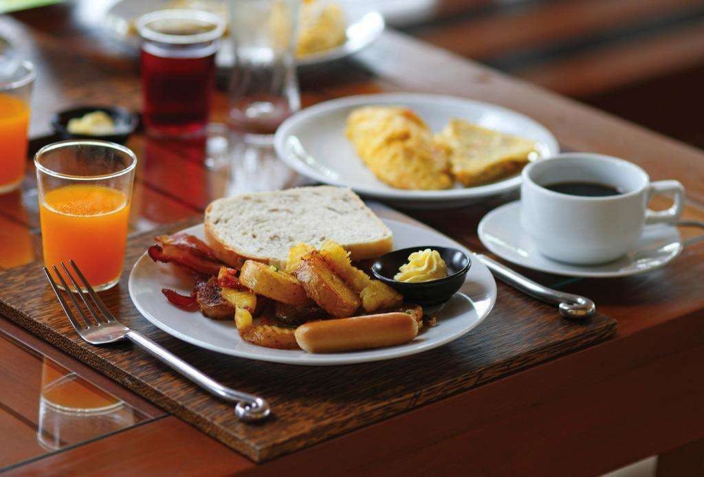 Hotel Oxford Suites Silverdale photo 1