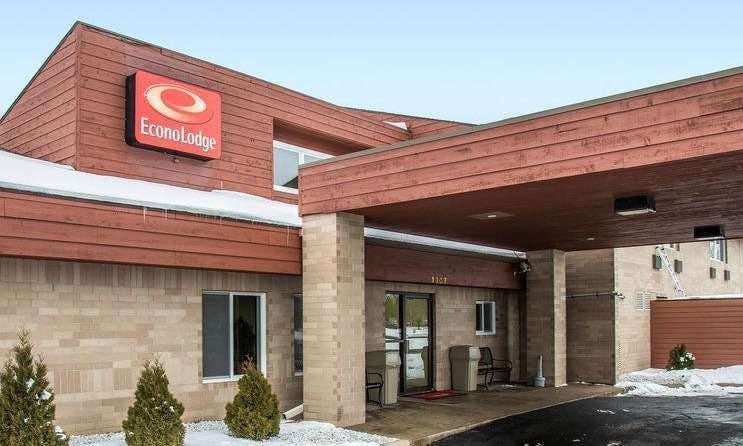 Coratel Inn & Suites by Jasper River Falls