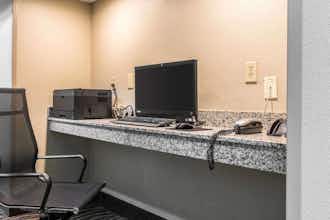 Hotel Sleep Inn & Suites Pittsburgh Airport photo 4