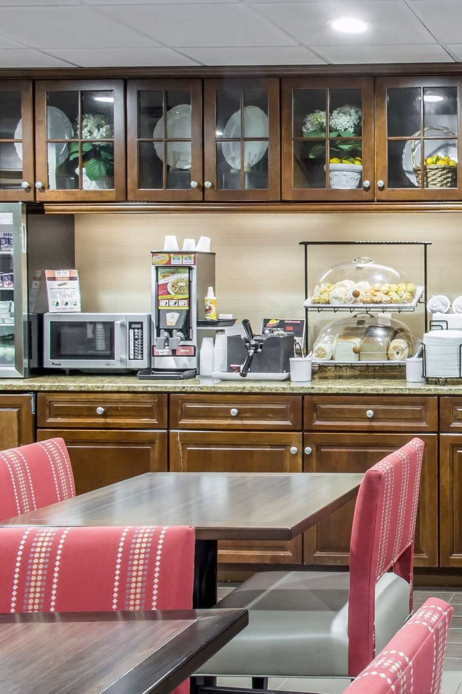 Hotel Comfort Inn Medford - Long Island photo 5