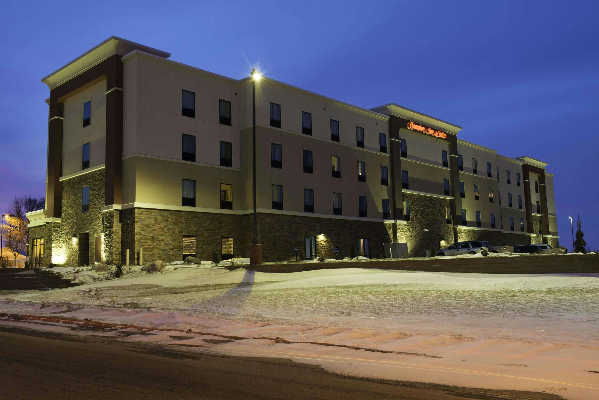 Hotel Hampton Inn And Suites Bismarck Northwest photo 1