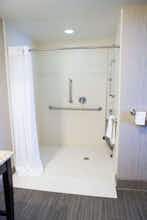Hotel Hampton Inn & Suites Bismarck Northwest photo 3