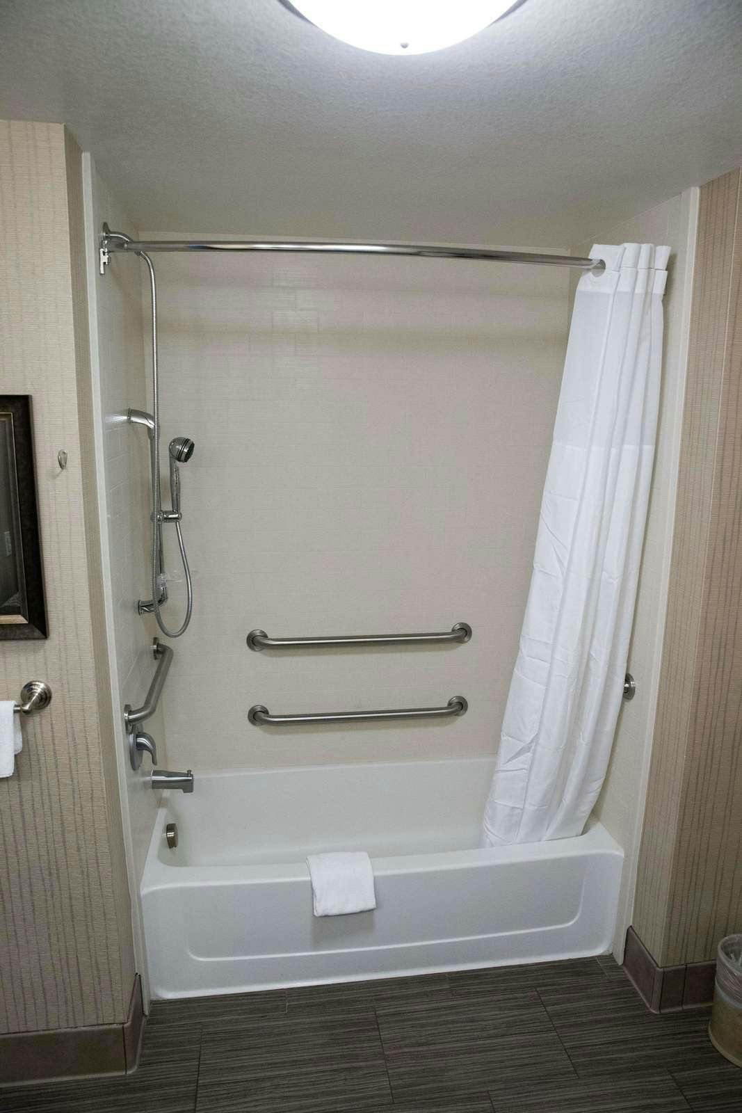 Hotel Hampton Inn And Suites Bismarck Northwest photo 4