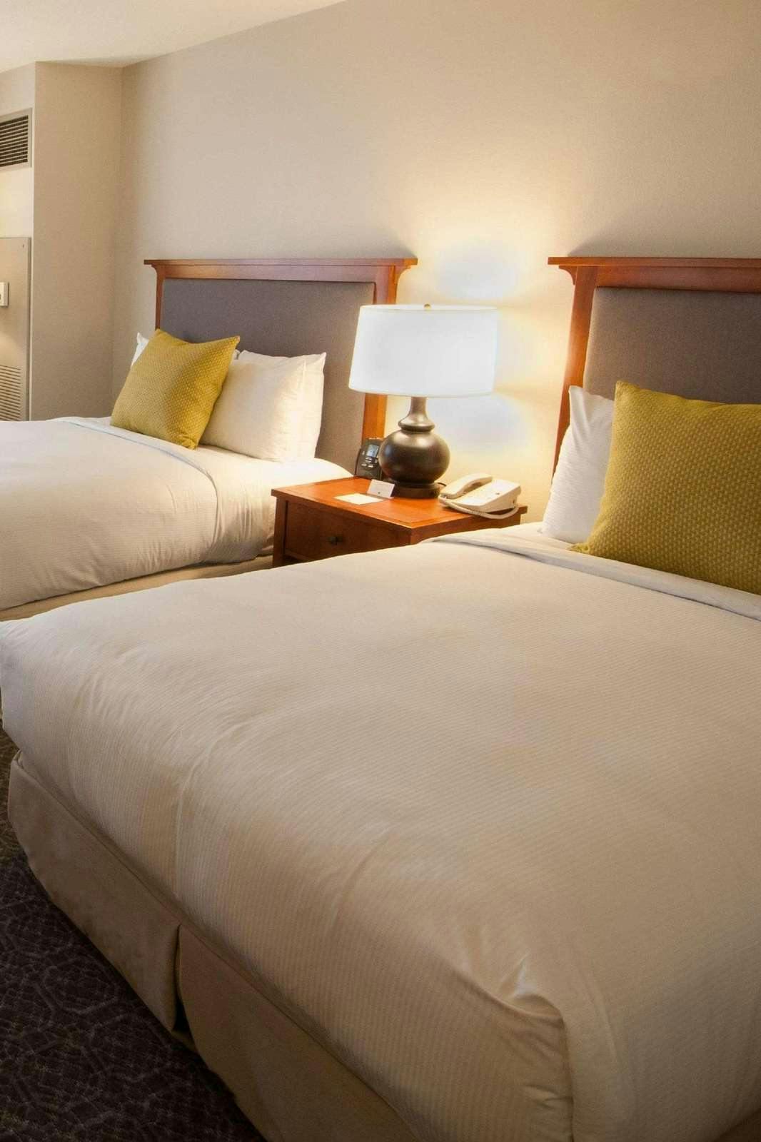 Hotel DoubleTree by Hilton Chicago - Oak Brook photo 1