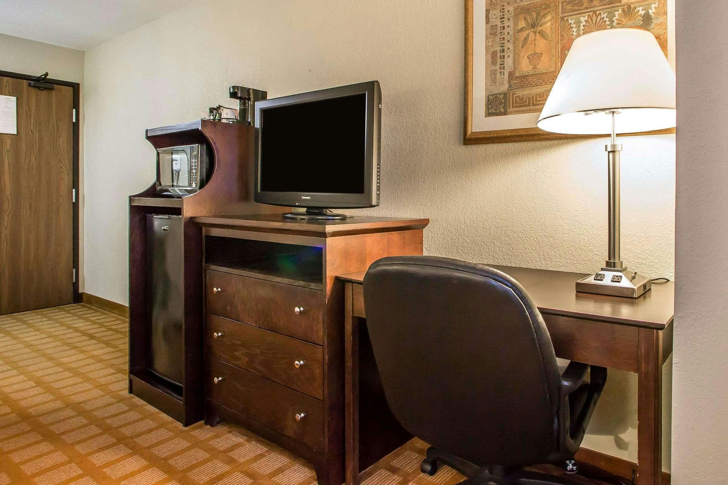 Hotel Quality Inn & Suites Marinette photo 3