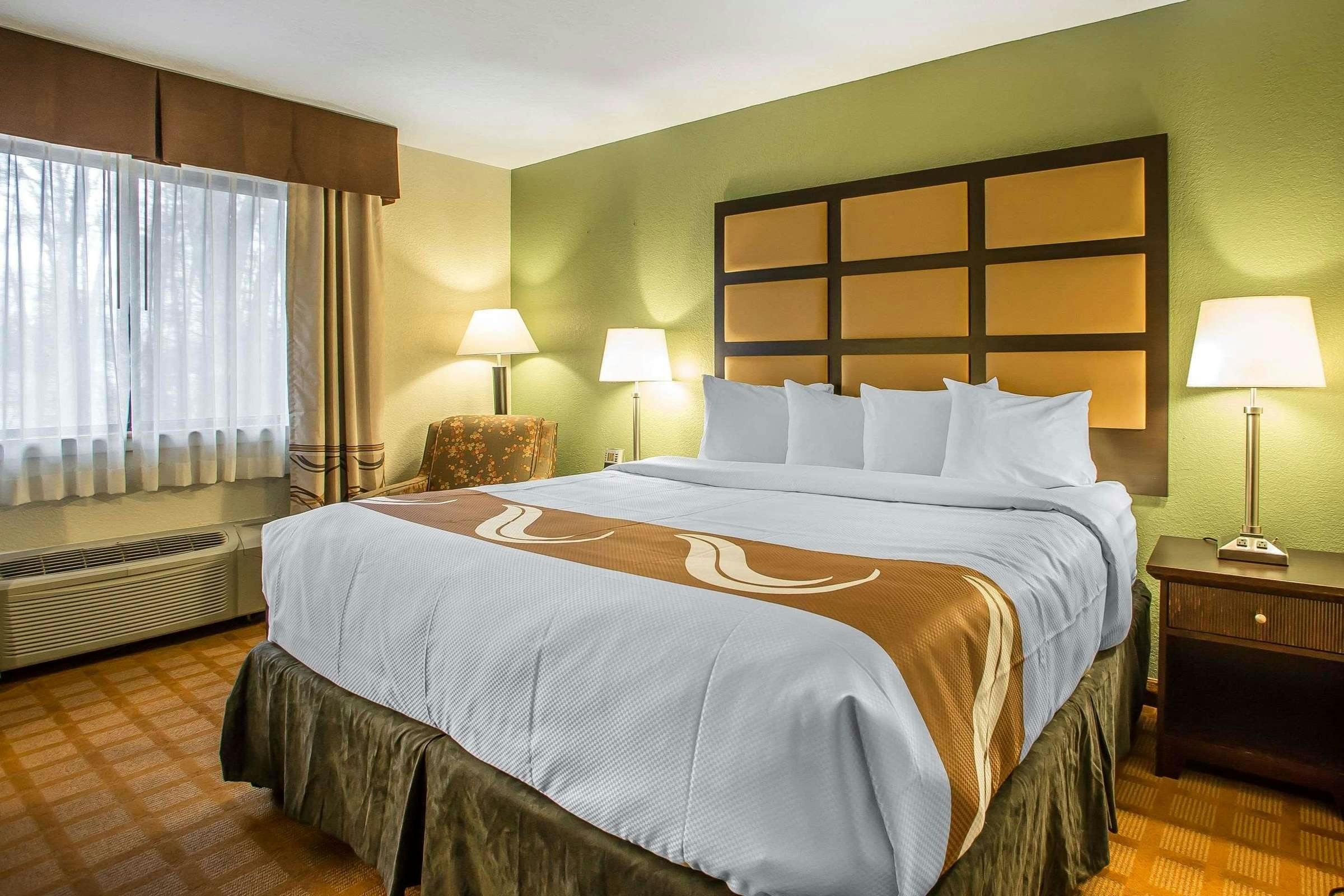Hotel Quality Inn & Suites Marinette photo 2
