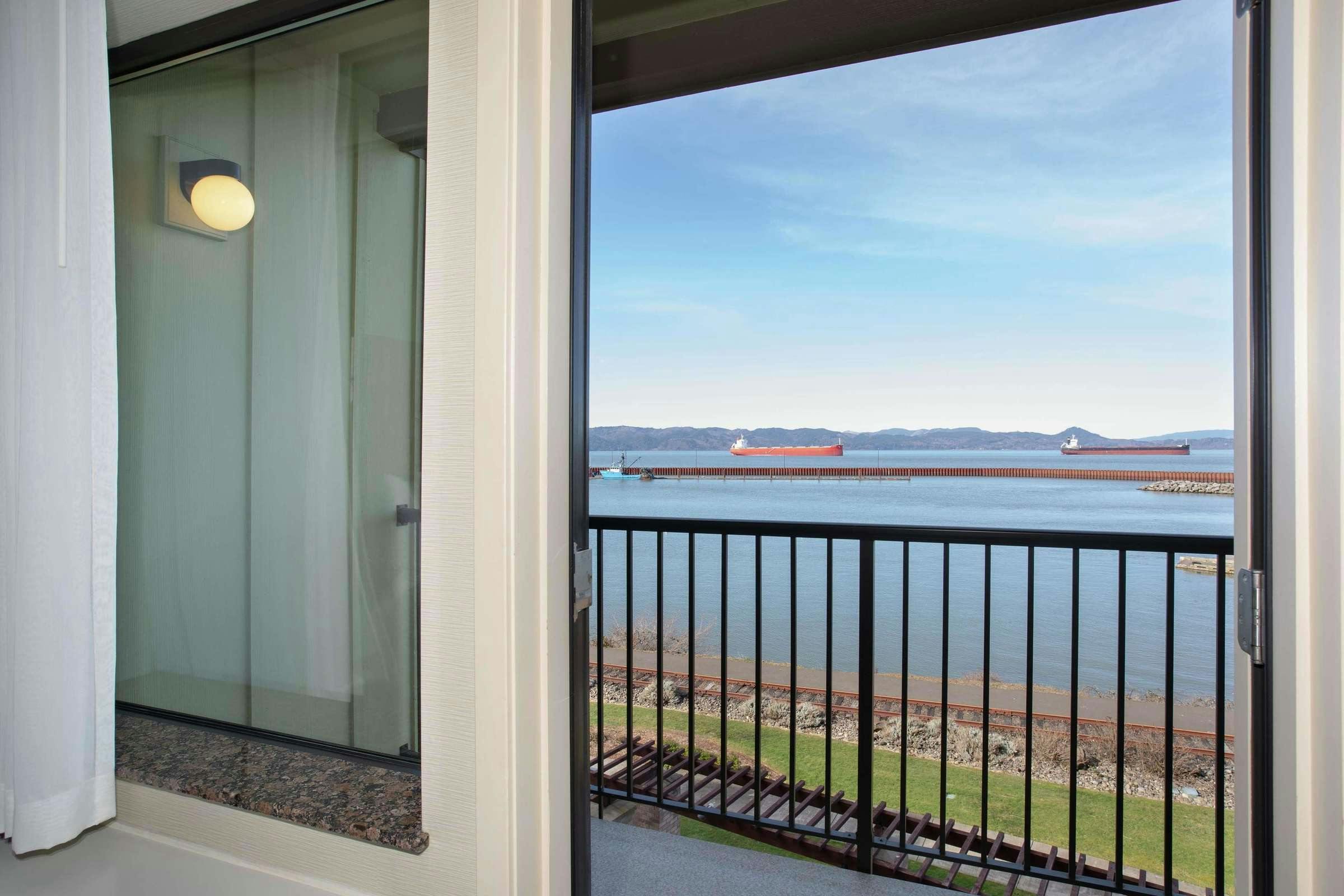 Hotel HAMPTON INN AND SUITES ASTORIA photo 4