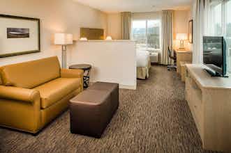 Hotel DoubleTree by Hilton Olympia Downtown Capitol District photo 2