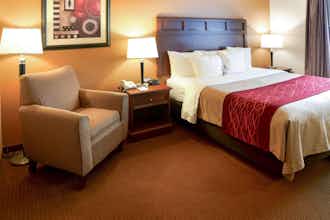 Hotel Comfort Inn & Suites Grinnell near I-80 photo 1