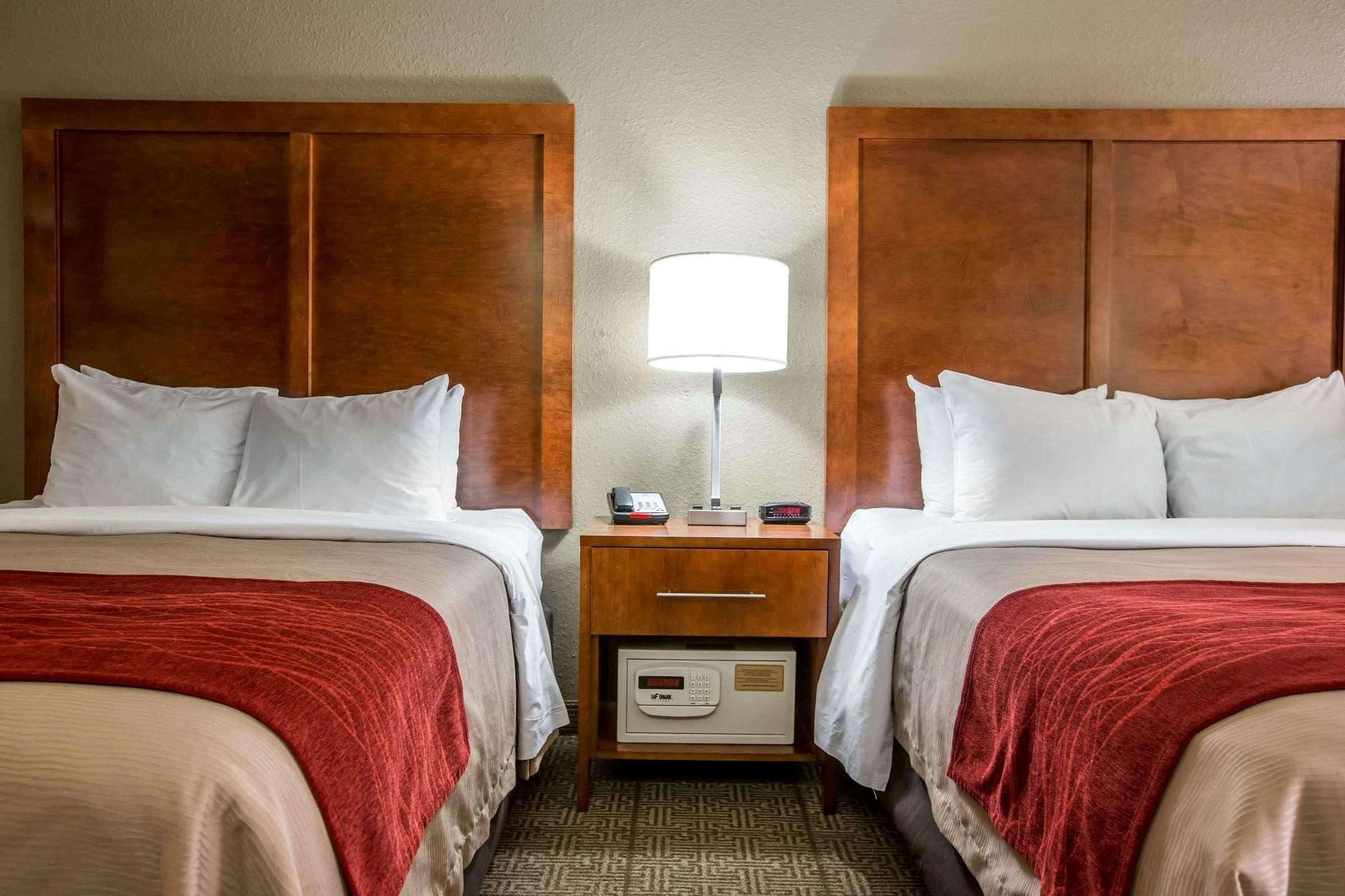 Hotel Comfort Inn & Suites At Dollywood Lane photo 5