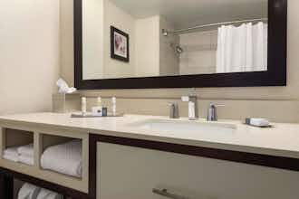 Hotel DOUBLETREE BY HILTON MILWAUKEE photo 3