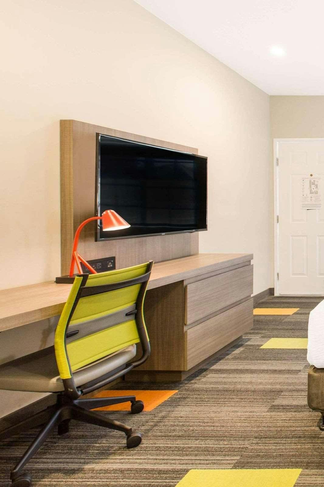 Hotel Rodeway Inn near Melrose Ave photo 3