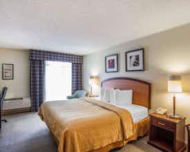 Hotel Quality Inn & Suites Everett photo 2