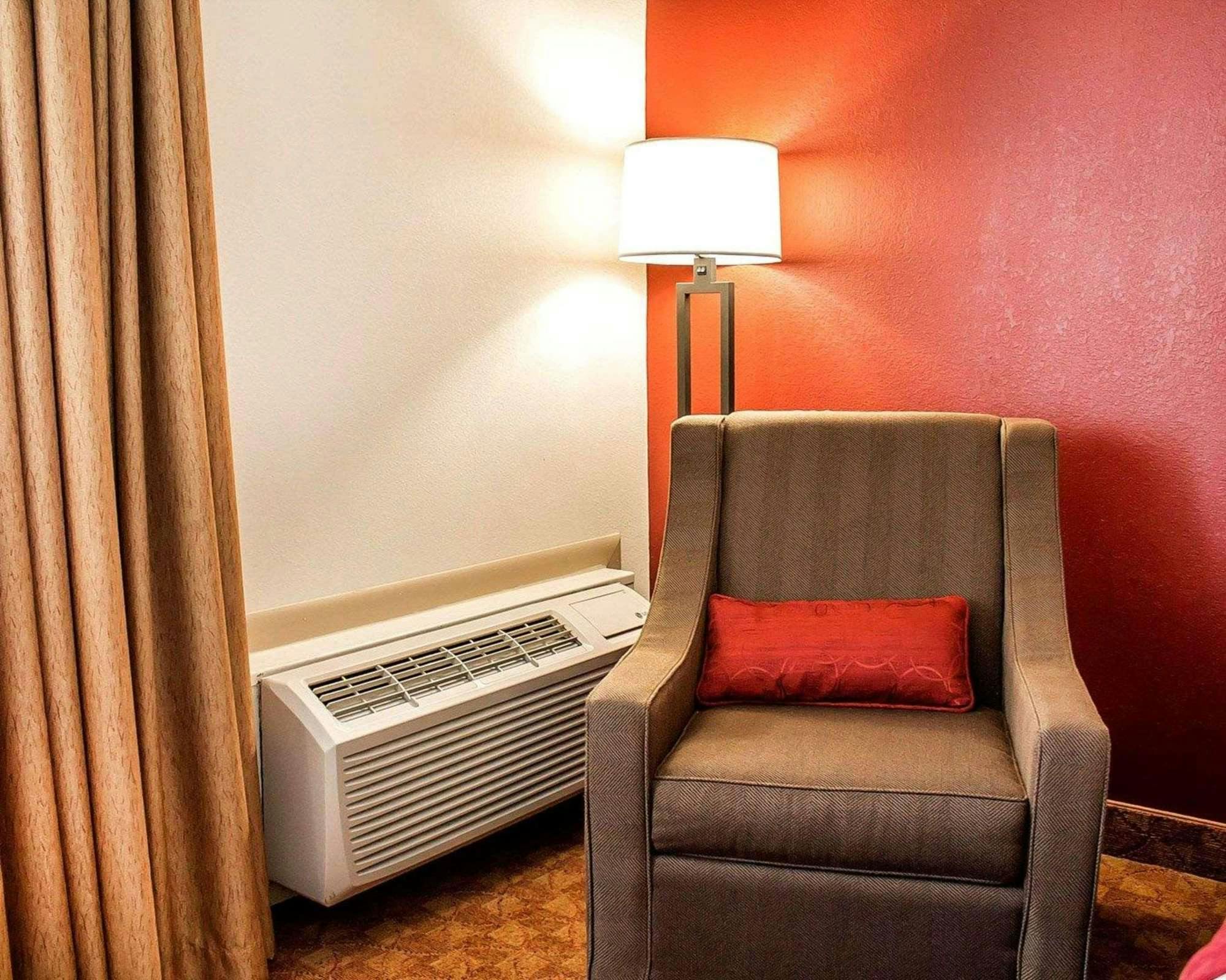 Hotel Quality Inn Lima, OH photo 3