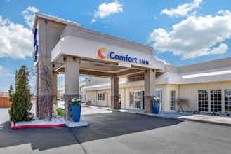 Hotel Comfort Inn and Suites Klamath Falls photo 2