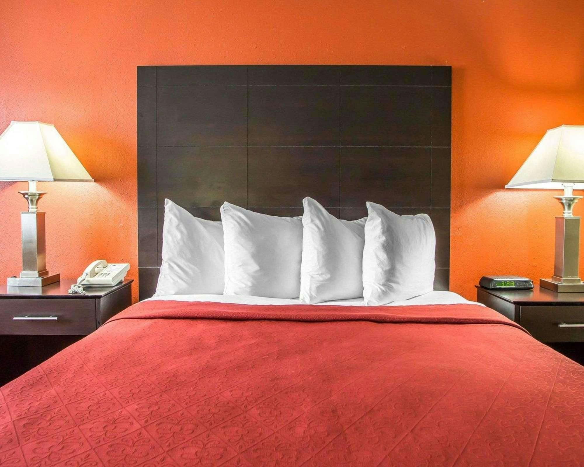 Hotel Quality Inn Morton at I-74 photo 2